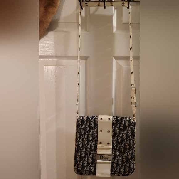 Christian dior handbag - Picture 1 of 6